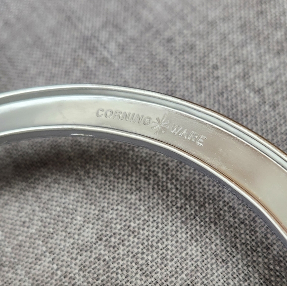 Corning Ware Polished Metal Pot Holder/Casserole Trivets With Handles. Set of 2. - Picture 4 of 8